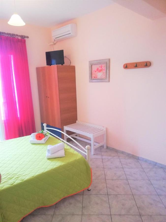 Elli Rooms Patitíri Kültér fotó
